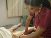 Indyjska dziwka oferuje Ci usługi masażu