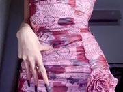 dziewczyna o idealnych piersiach